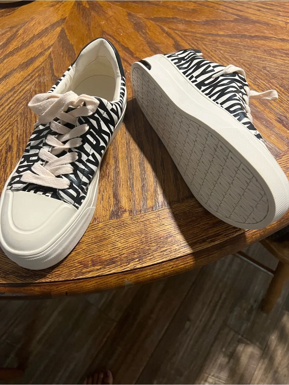DKNY Black and White Low Top Sneakers like new